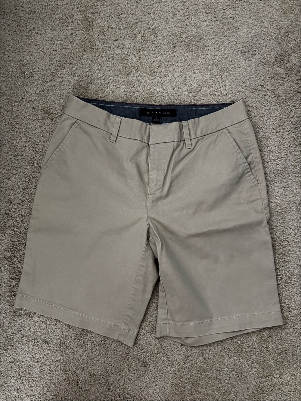 Tommy Hilfiger Women's Tan Flat-Front Chino Shorts